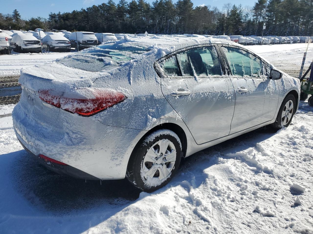 2014 KIA Forte VIN KNAFK4A67E5125602 Copart auction photo, front end / minor dent/scratches damage thumbnail 3