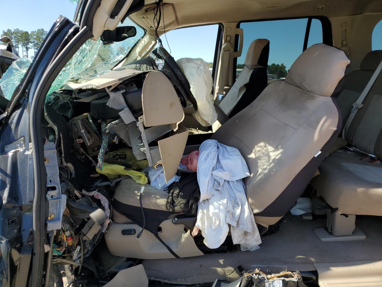 2004 Ford Expedition VIN 1FMRU15W14LB40623 Copart auction photo, all over damage thumbnail 7