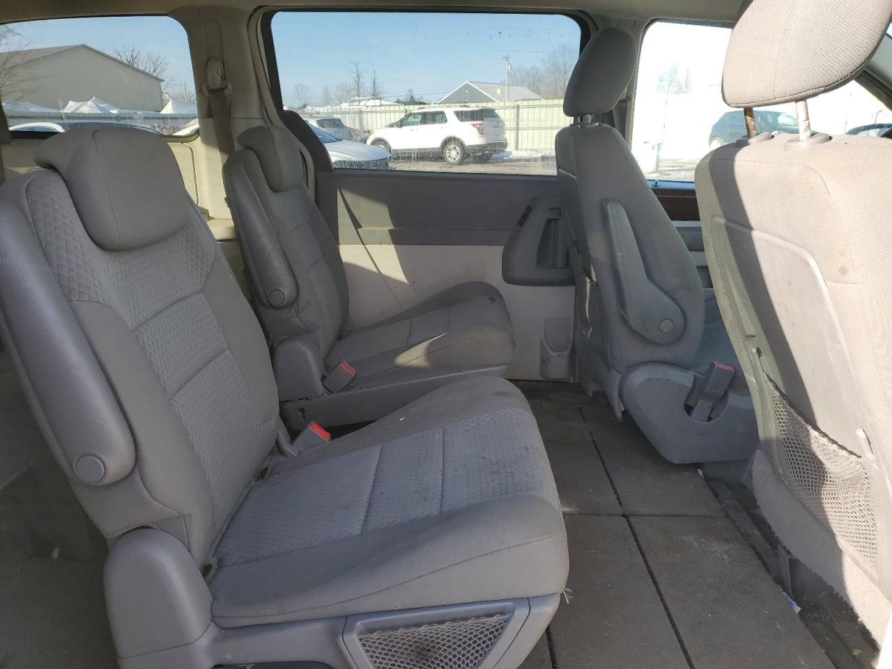2010 Chrysler Town & Country VIN 2A4RR5D12AR176482 Copart auction photo, front end / minor dent/scratches damage thumbnail 11