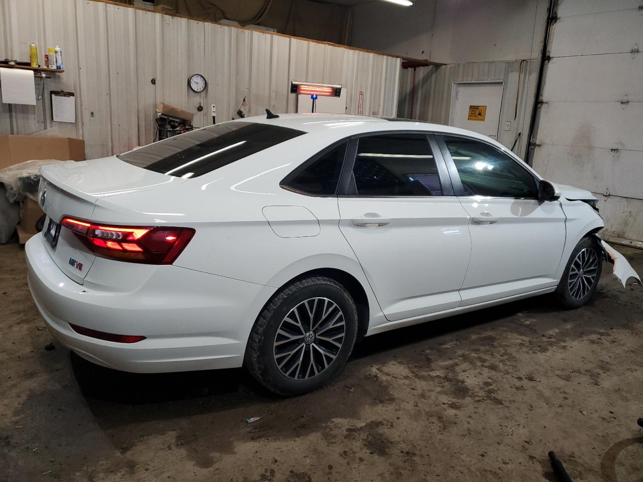 2019 Volkswagen Jetta VIN 3VWCB7BU8KM137877 Copart auction photo, front end / minor dent/scratches damage thumbnail 3