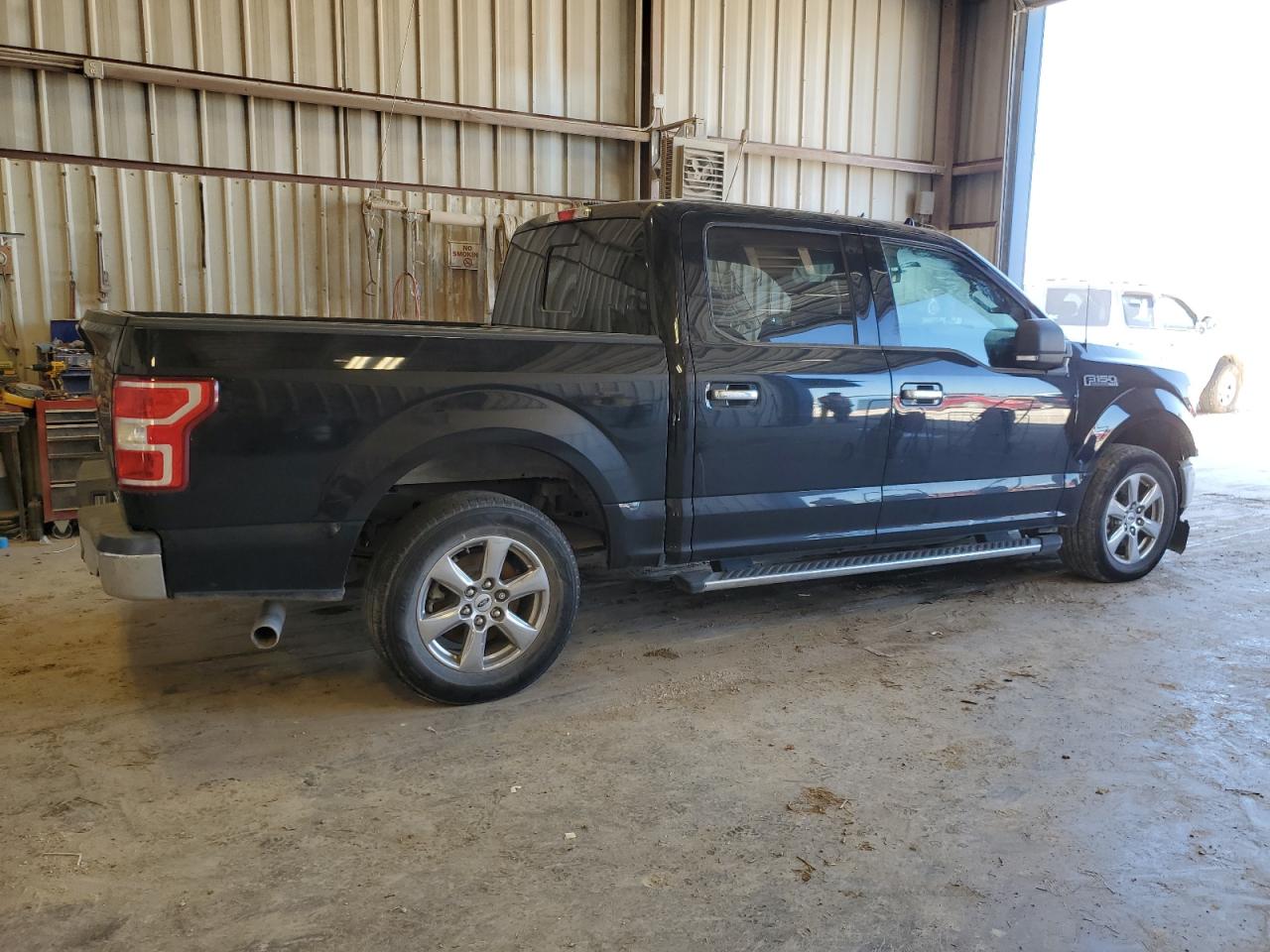 2018 Ford F-150 VIN 1FTEW1CP8JKF74581 Copart auction photo, burn / minor dent/scratches damage thumbnail 3