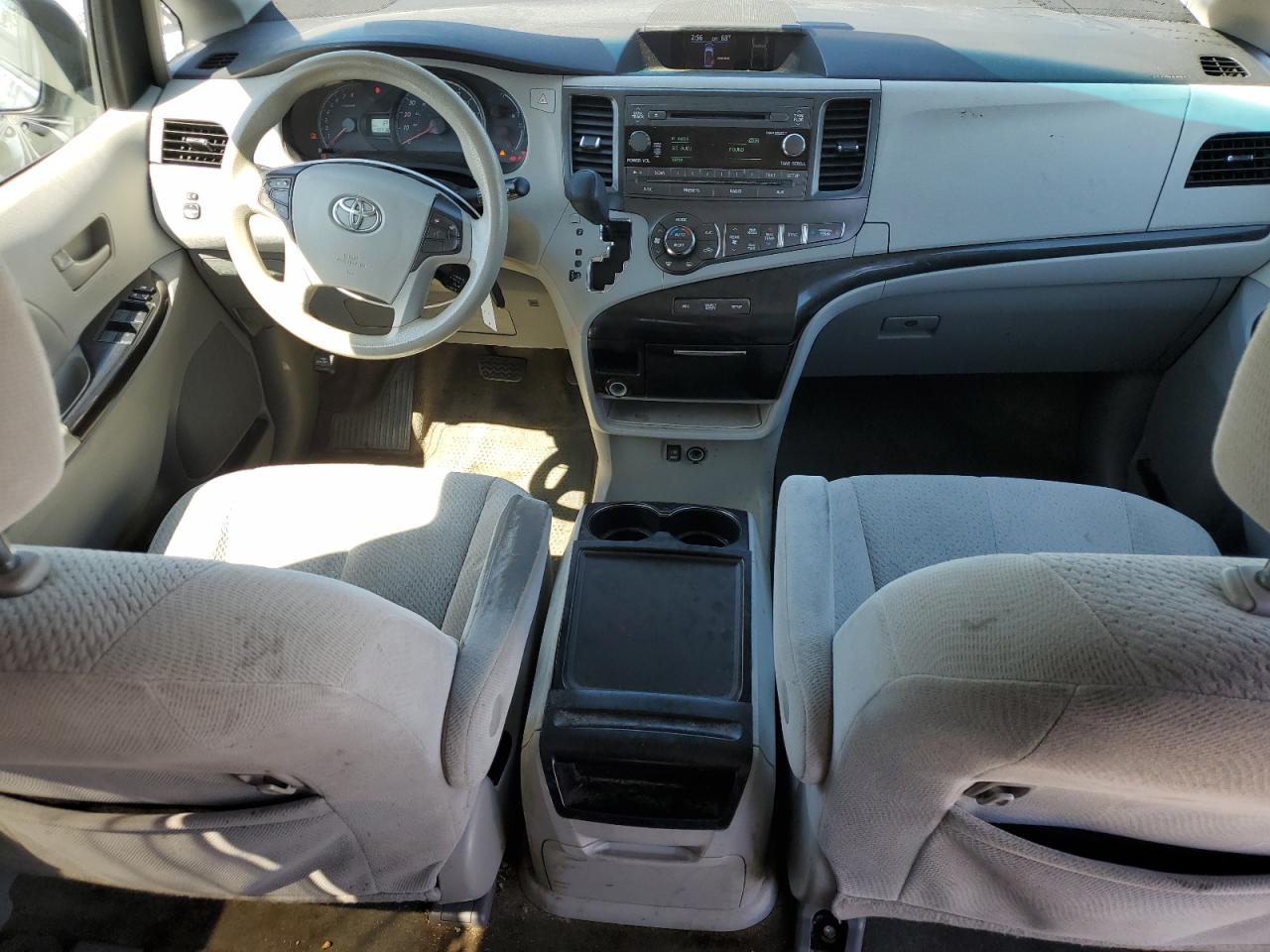 2013 Toyota Sienna VIN 5TDKK3DC3DS317654 Copart auction photo, front end damage thumbnail 8