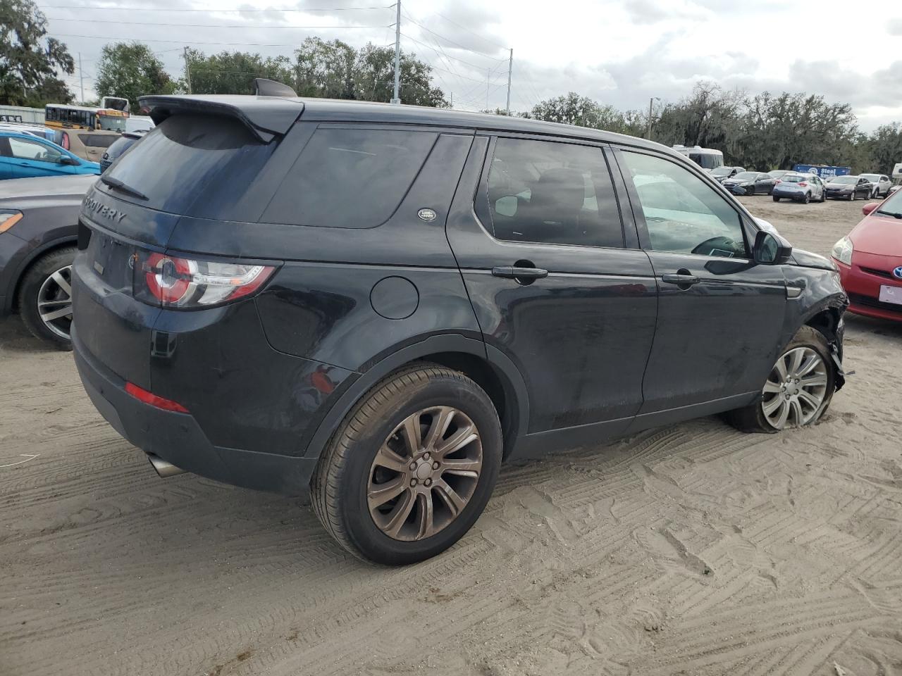 2019 Land Rover Discovery VIN SALCP2FX2KH785210 Copart auction photo, front end / undercarriage damage thumbnail 3