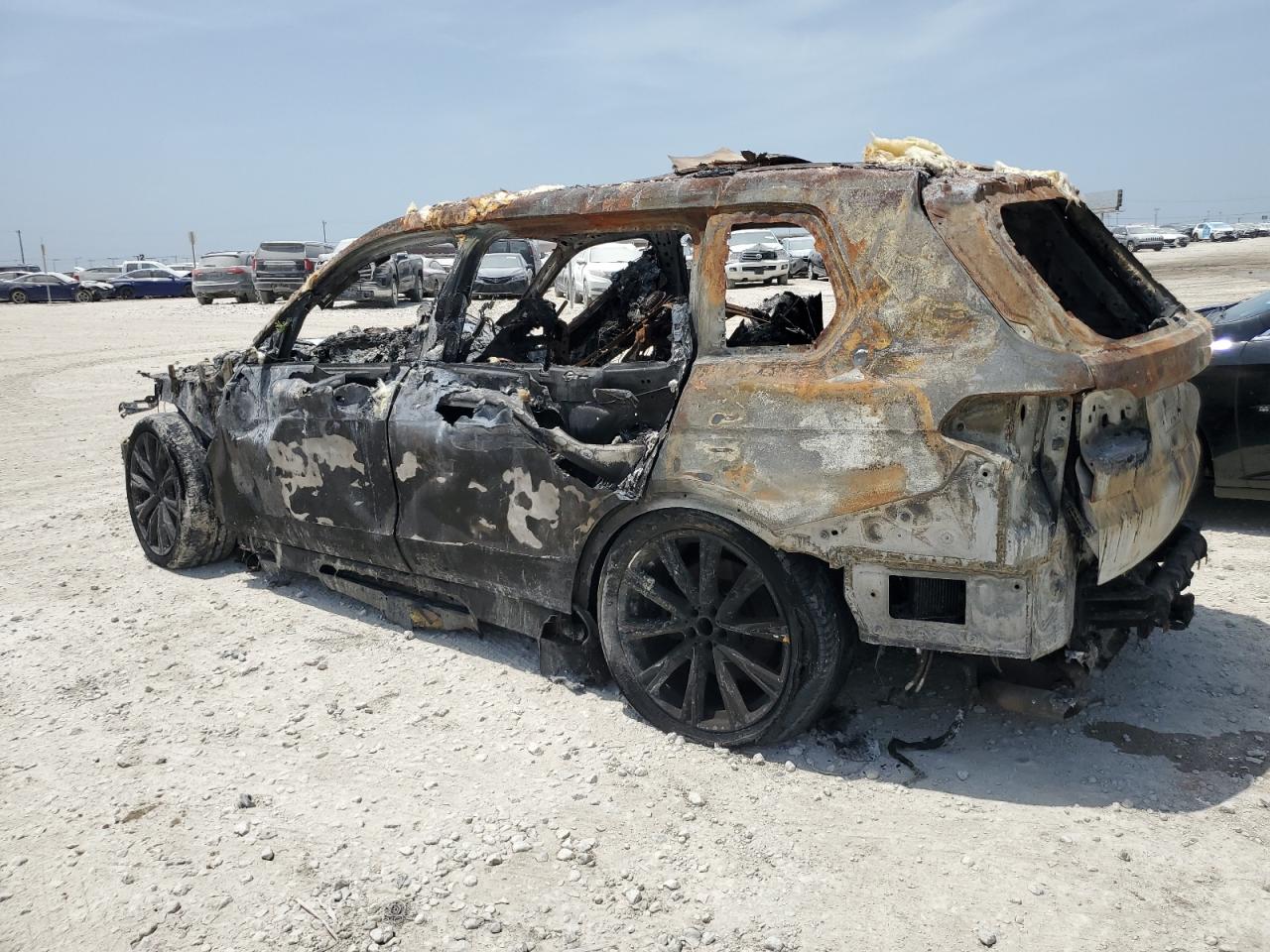 2020 BMW X7 VIN 5UXCW2C03L9C49557 Copart auction photo, burn damage thumbnail 2