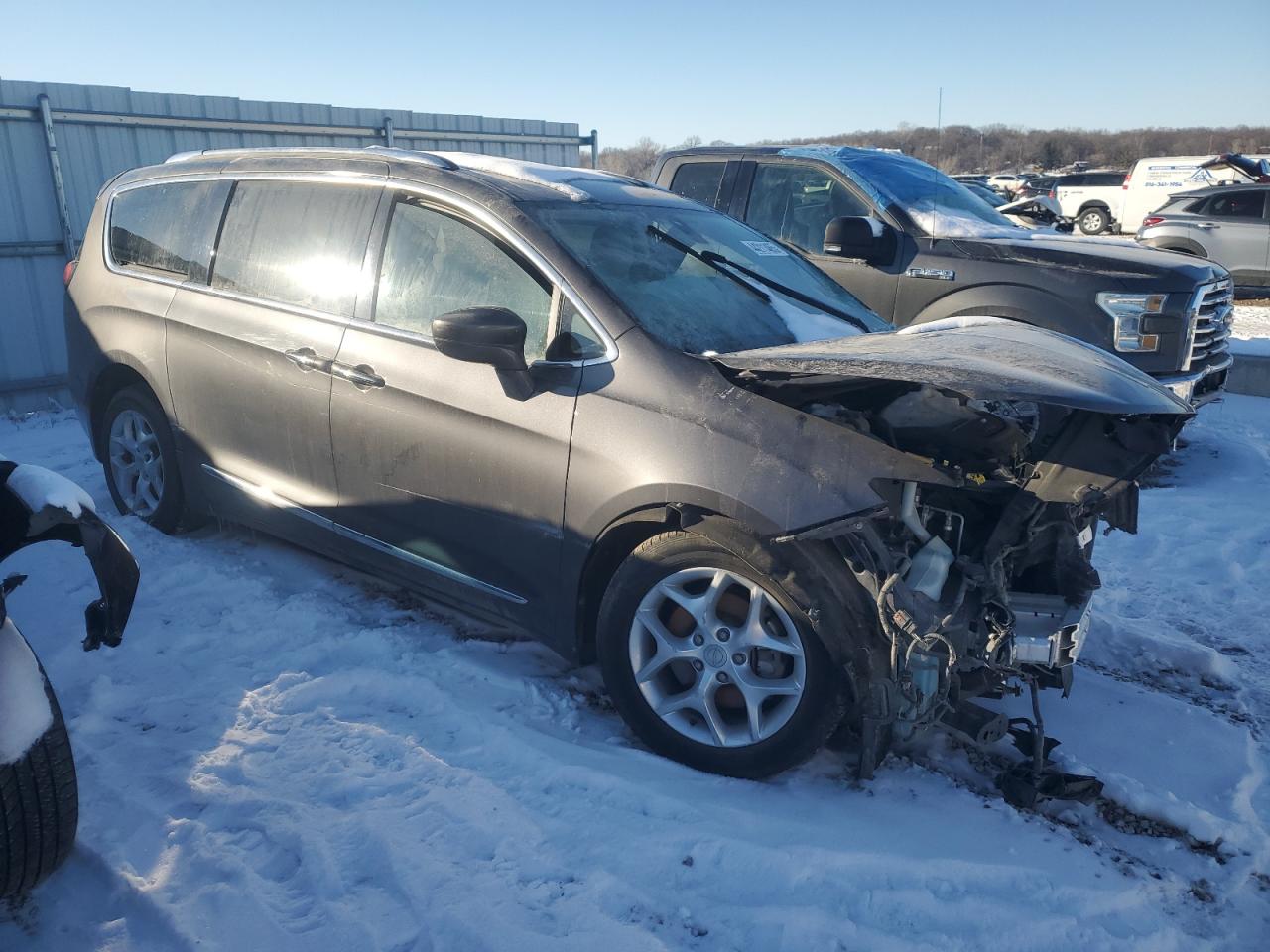 2017 Chrysler Pacifica VIN 2C4RC1EG6HR643836 Copart auction photo, all over / undercarriage damage thumbnail 4