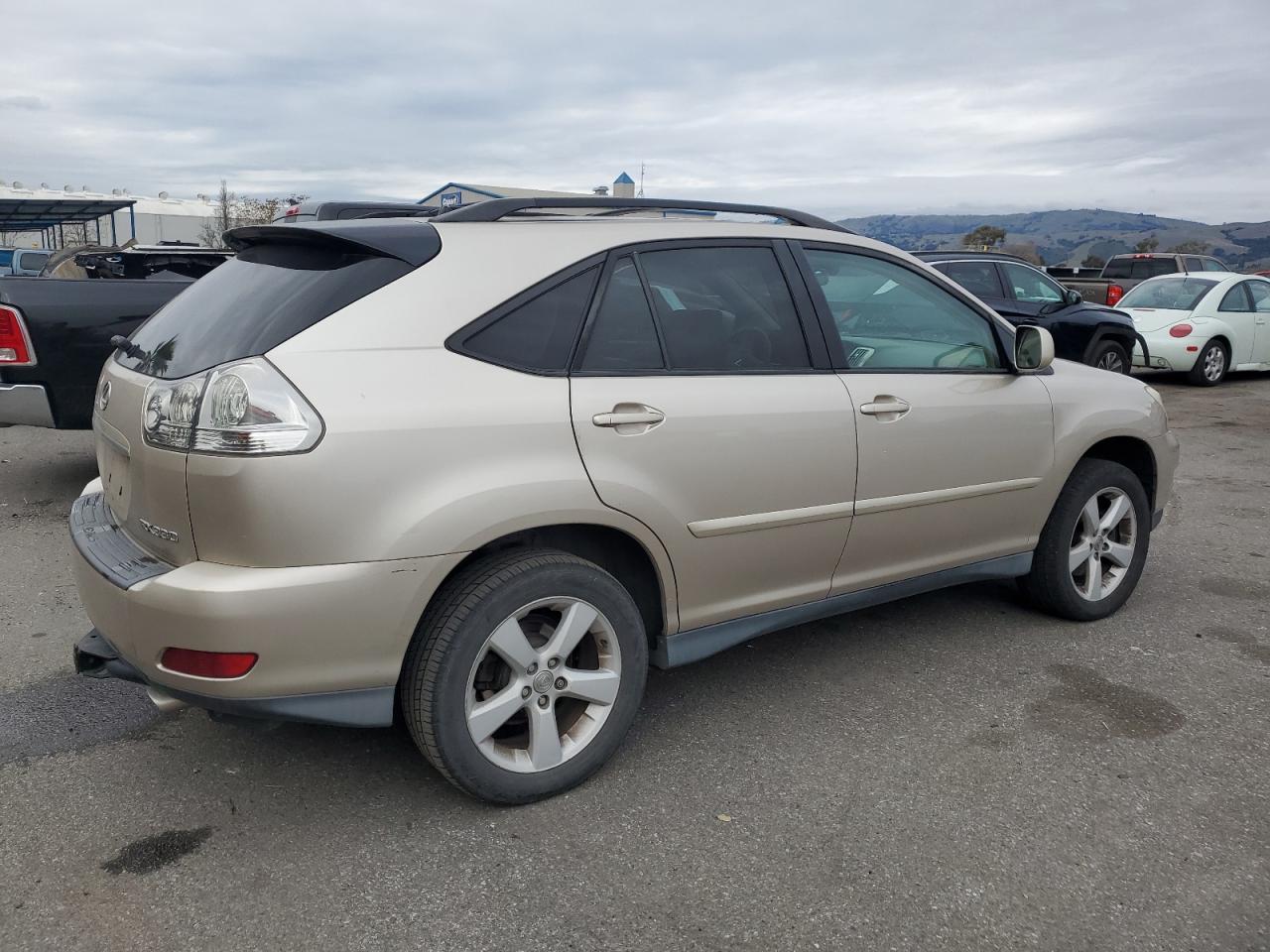 2005 Lexus RX VIN 2T2HA31U15C070067 Copart auction photo, minor dent/scratches damage thumbnail 3