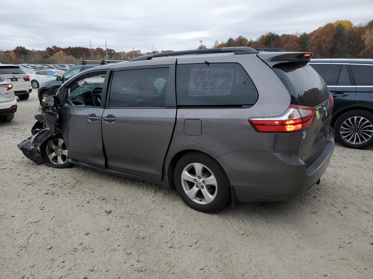 2015 Toyota Sienna VIN 5TDKK3DC2FS687240 Copart auction photo, all over / undercarriage damage thumbnail 2