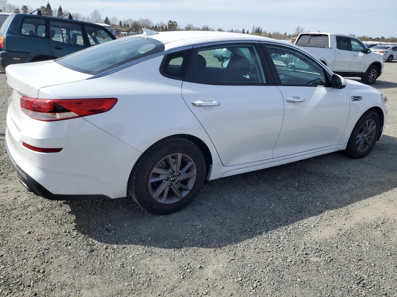 2020 KIA Optima VIN 5XXGT4L3XLG406552 Copart auction photo, side / front end damage thumbnail 3