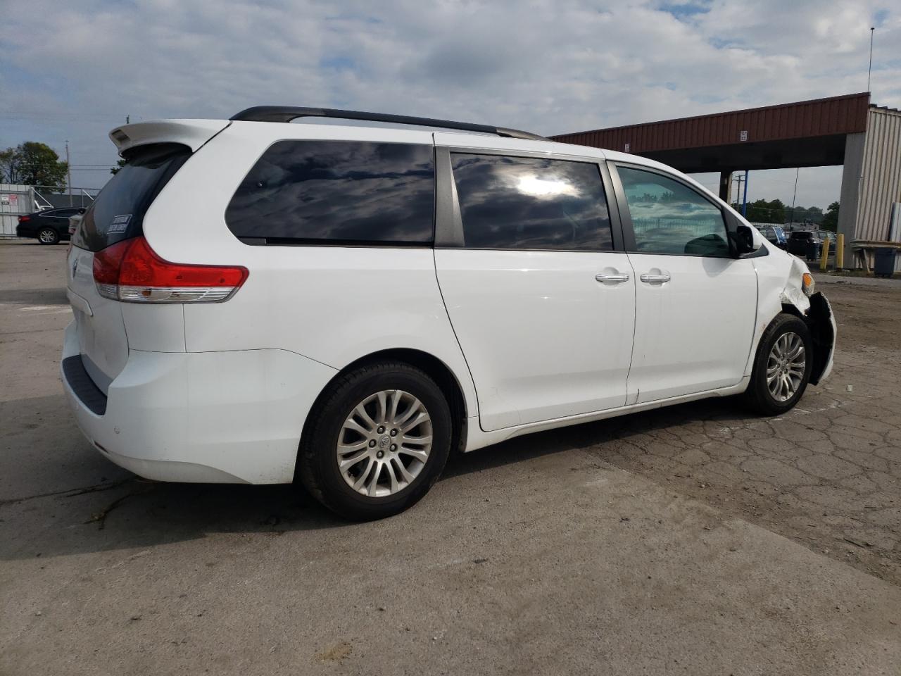 2012 Toyota Sienna VIN 5TDYK3DC0CS250830 Copart auction photo, front end damage thumbnail 3