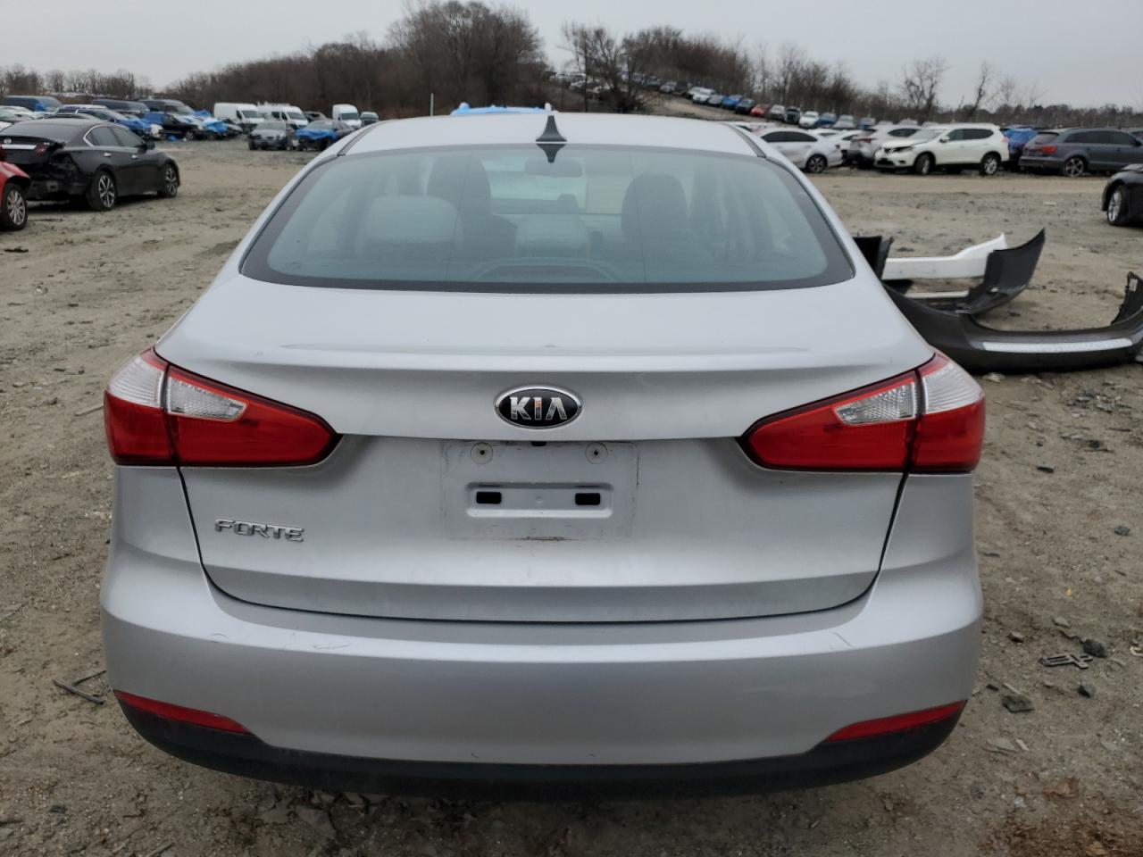 2016 KIA Forte VIN KNAFX4A64G5498990 Copart auction photo, vandalism damage thumbnail 6