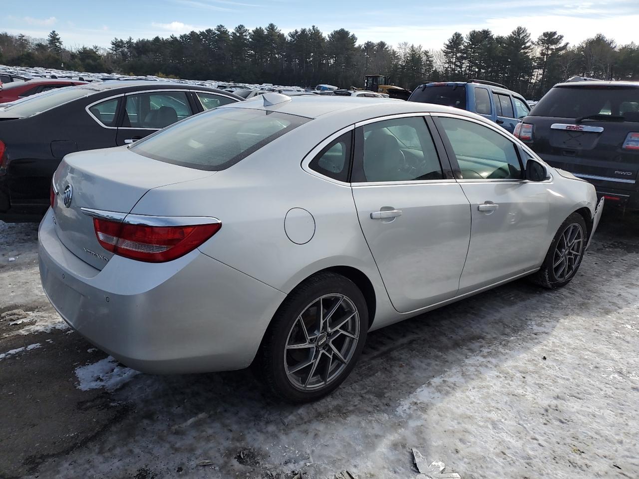 2015 Buick Verano VIN 1G4PR5SK8F4219611 Copart auction photo, front end / minor dent/scratches damage thumbnail 3
