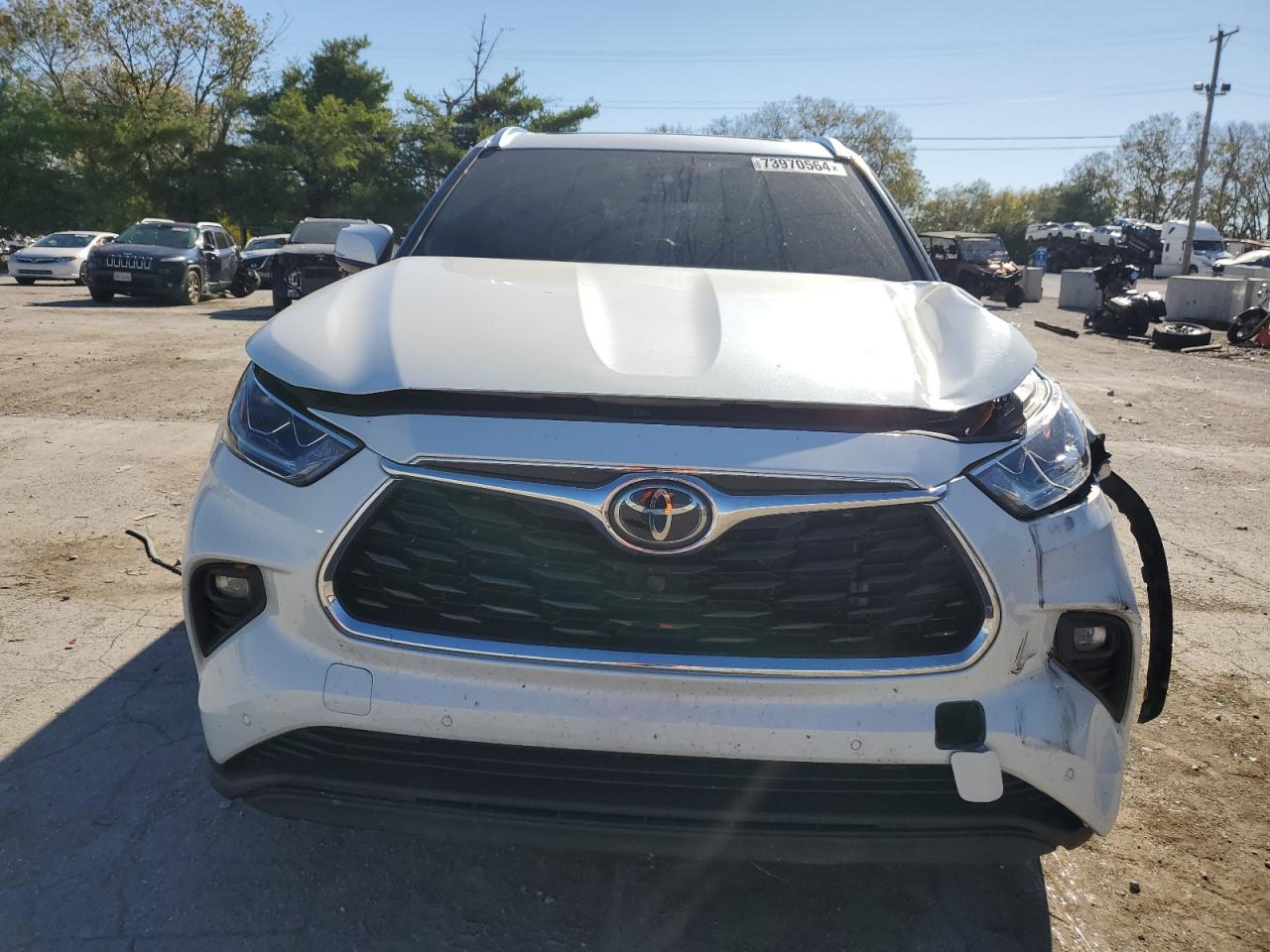 2022 Toyota Highlander VIN 5TDDZRBHXNS168151 Copart auction photo, side / front end damage thumbnail 5