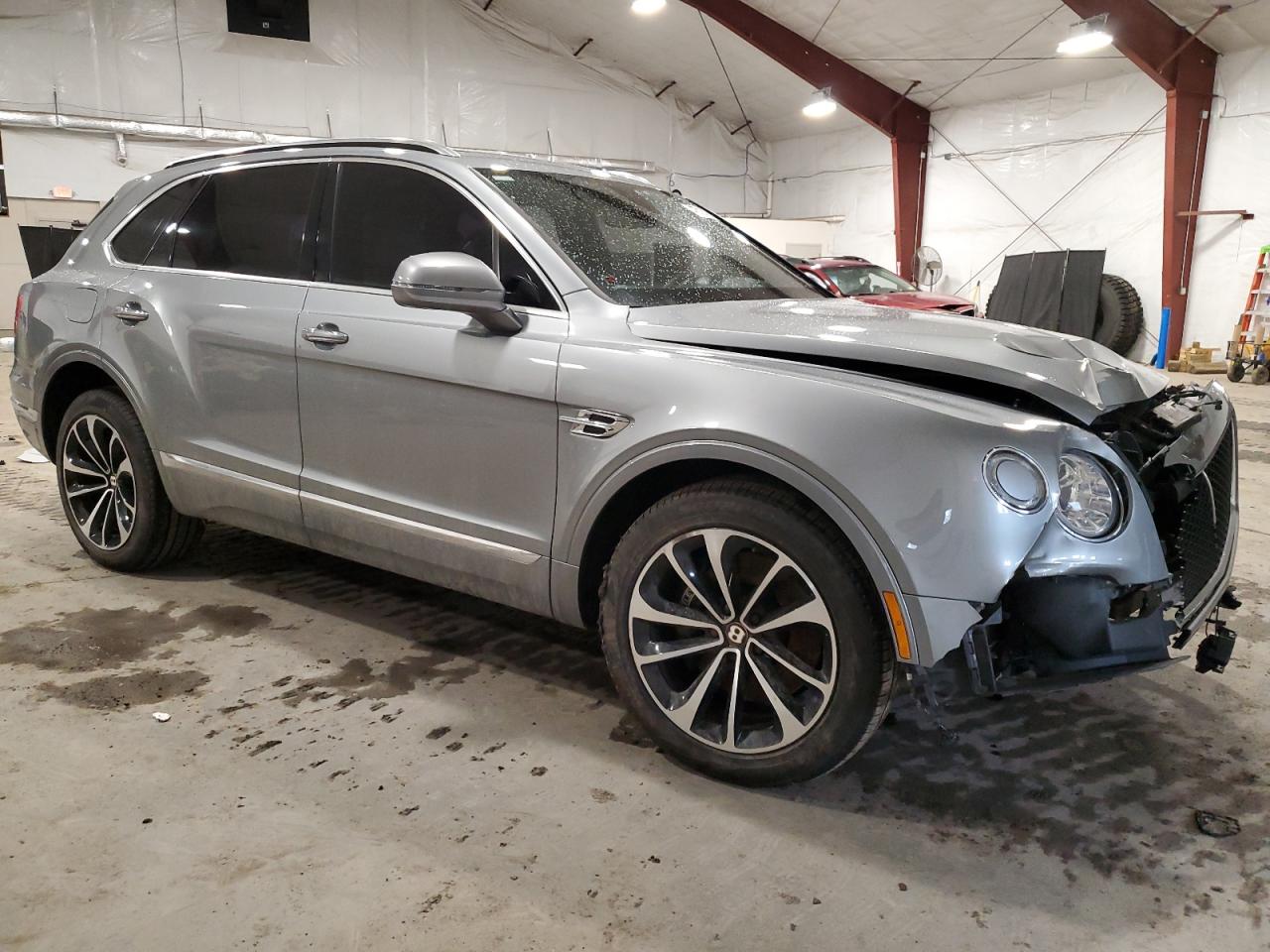2019 Bentley Bentayga VIN SJAAM2ZV9KC026702 Copart auction photo, front end / minor dent/scratches damage thumbnail 4