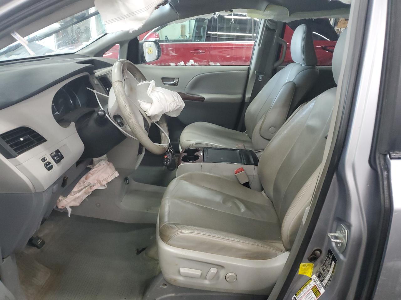 2012 Toyota Sienna VIN 5TDYK3DC0CS274867 Copart auction photo, front end damage thumbnail 7