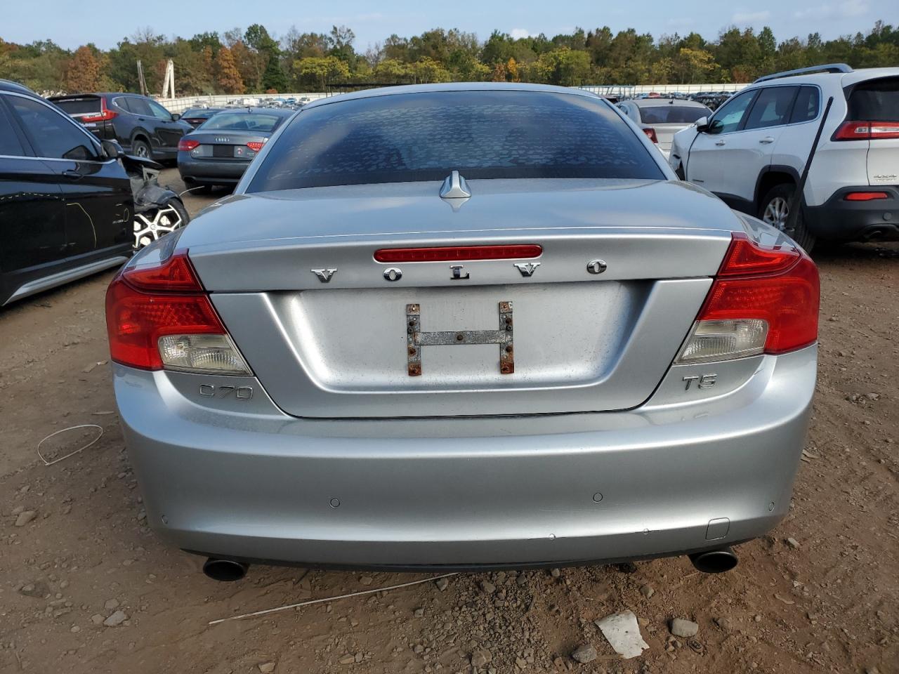 2011 Volvo C70 VIN YV1672MC8BJ116950 Copart auction photo, front end damage thumbnail 6