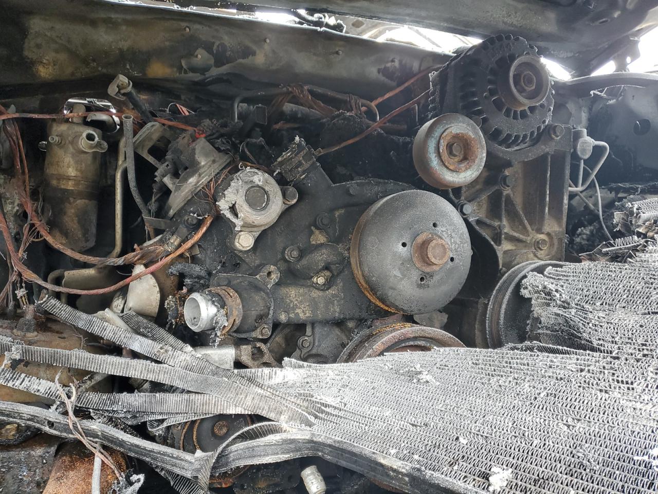 2010 Cadillac Escalade VIN 1GYUKAEF9AR183825 Copart auction photo, burn damage thumbnail 13