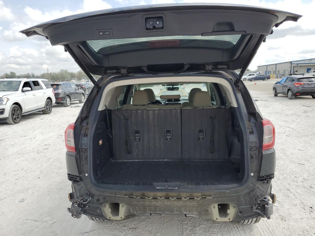 2020 Subaru Ascent VIN 4S4WMALD3L3404413 Copart auction photo, rear end / minor dent/scratches damage thumbnail 6