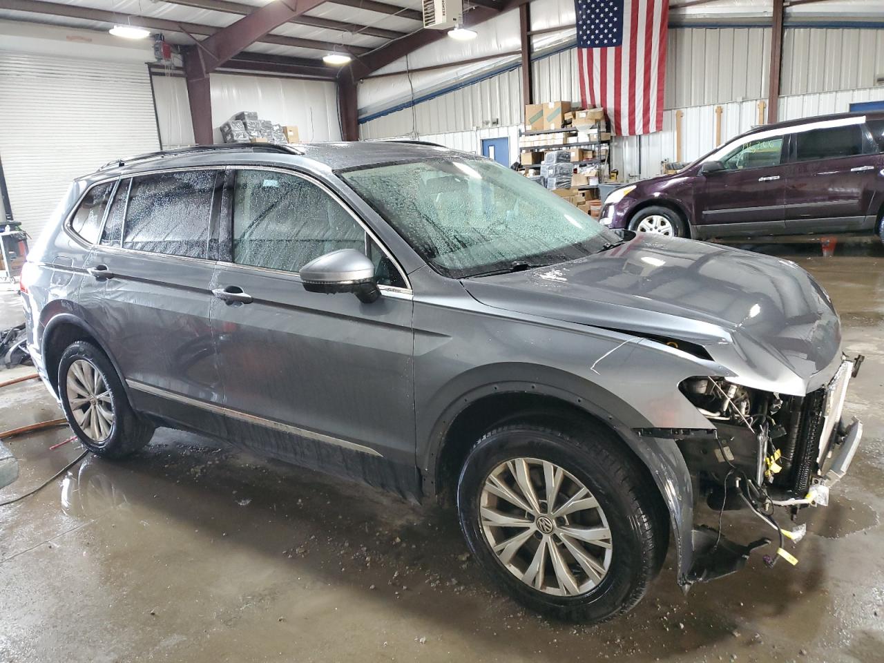 2018 Volkswagen Tiguan VIN 3VV2B7AX6JM142683 Copart auction photo, all over damage thumbnail 4