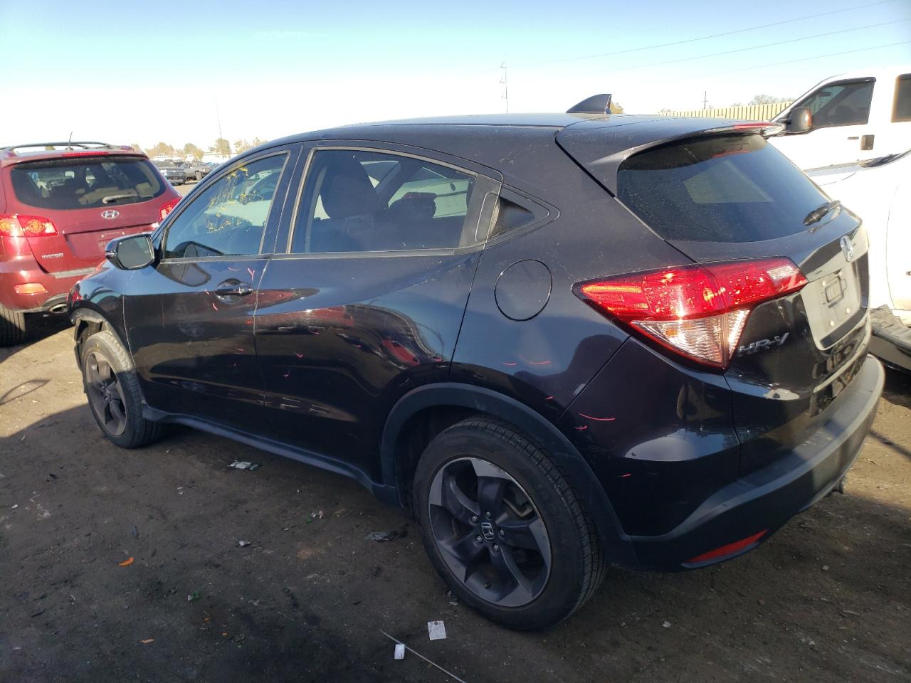 2018 Honda HR-V VIN 3CZRU6H51JG704259 Copart auction photo, front end / minor dent/scratches damage thumbnail 2
