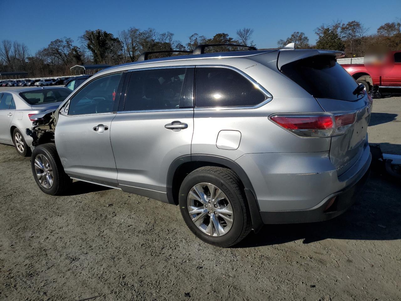 2015 Toyota Highlander VIN 5TDJKRFH1FS201413 Copart auction photo, stripped damage thumbnail 2