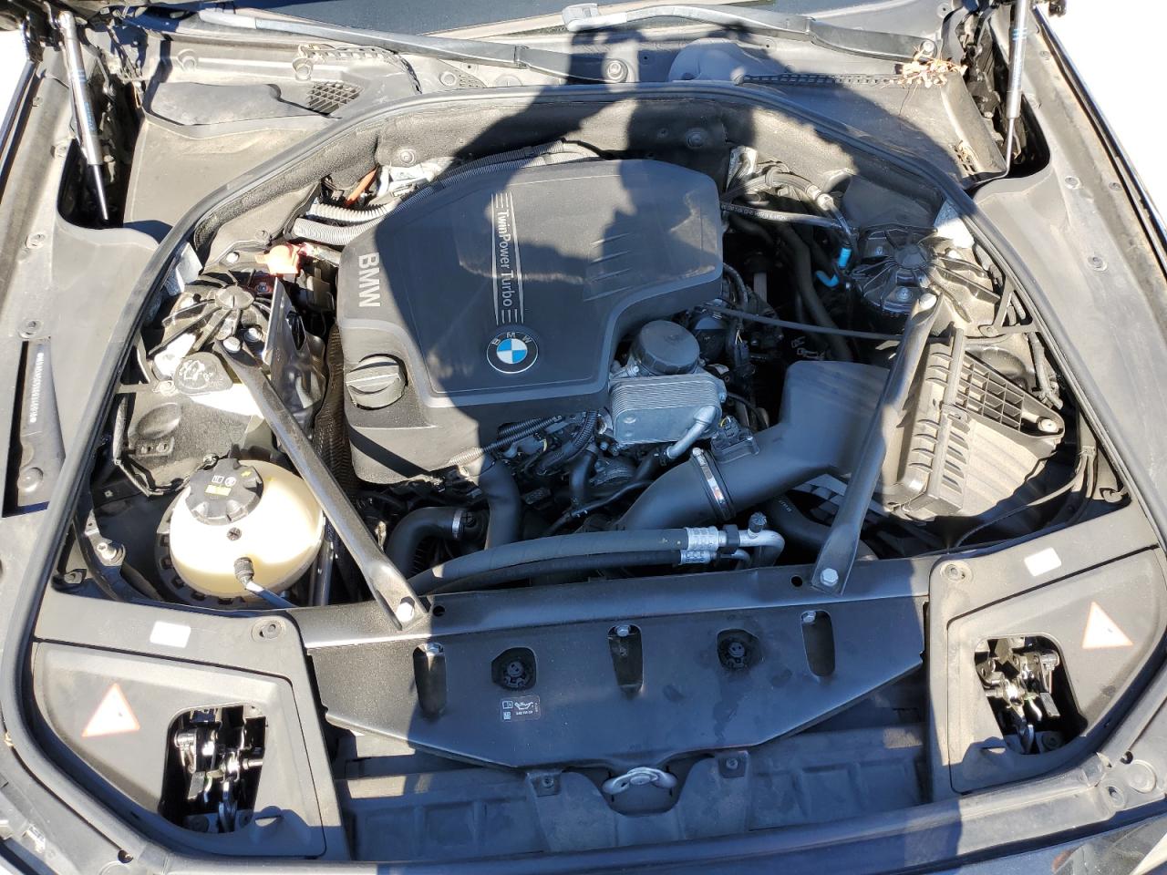 2016 BMW 5er VIN WBA5A5C5XGG346918 Copart auction photo, rear end damage thumbnail 11