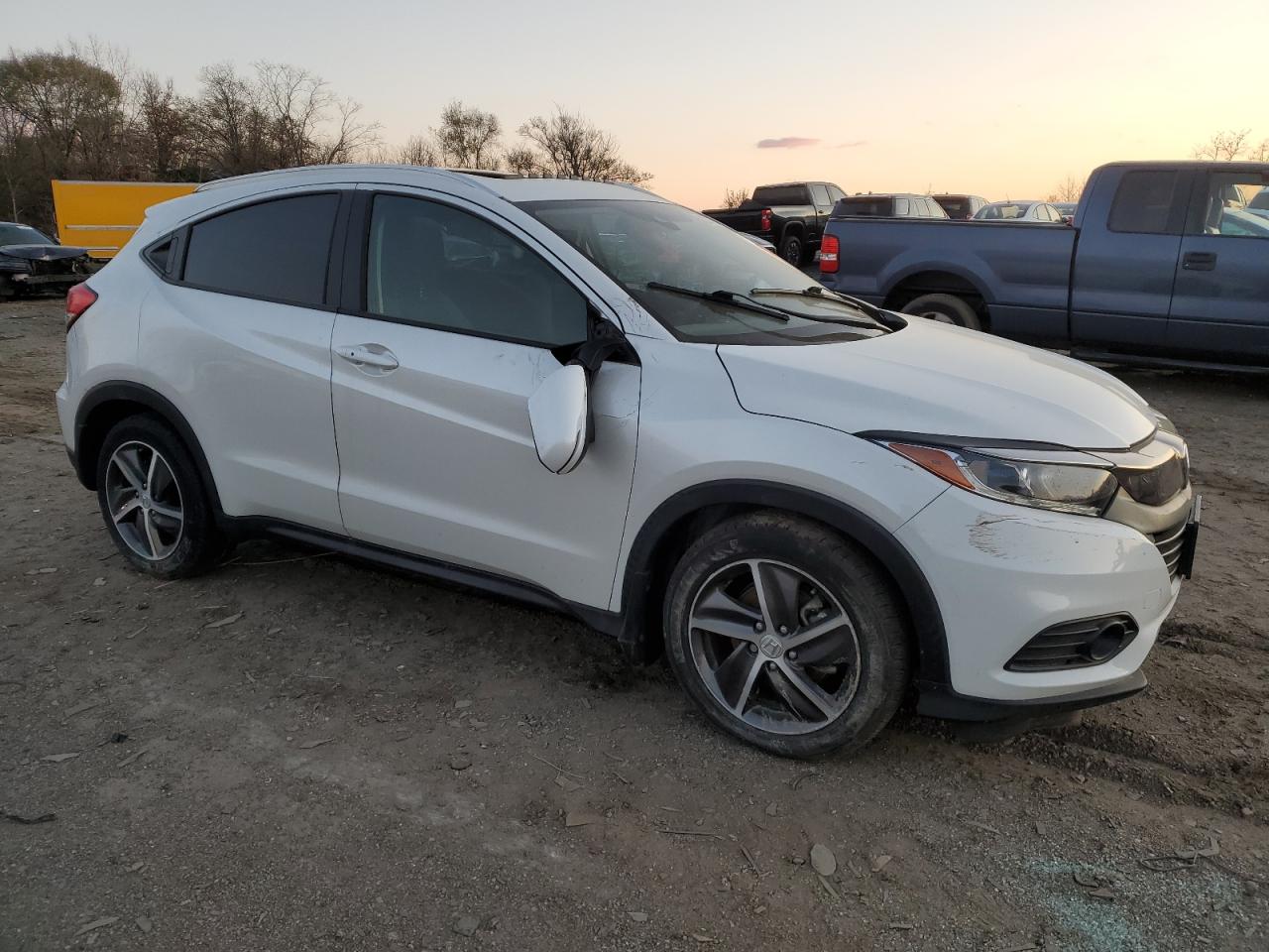 2021 Honda HR-V VIN 3CZRU5H5XMM720587 Copart auction photo, water/flood damage thumbnail 4