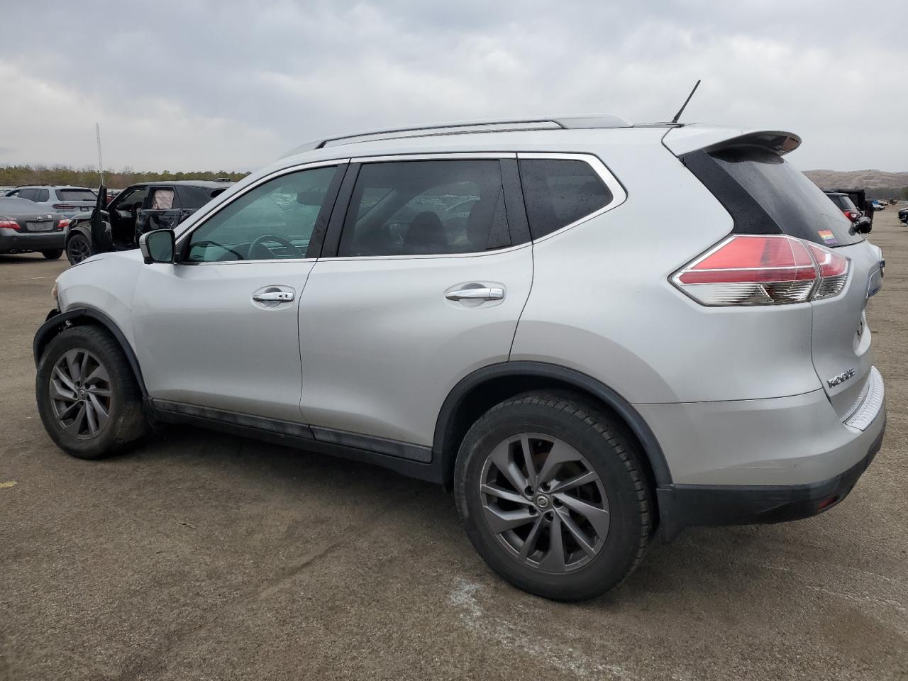 2016 Nissan Rogue VIN 5N1AT2MVXGC870033 Copart auction photo, front end / minor dent/scratches damage thumbnail 2
