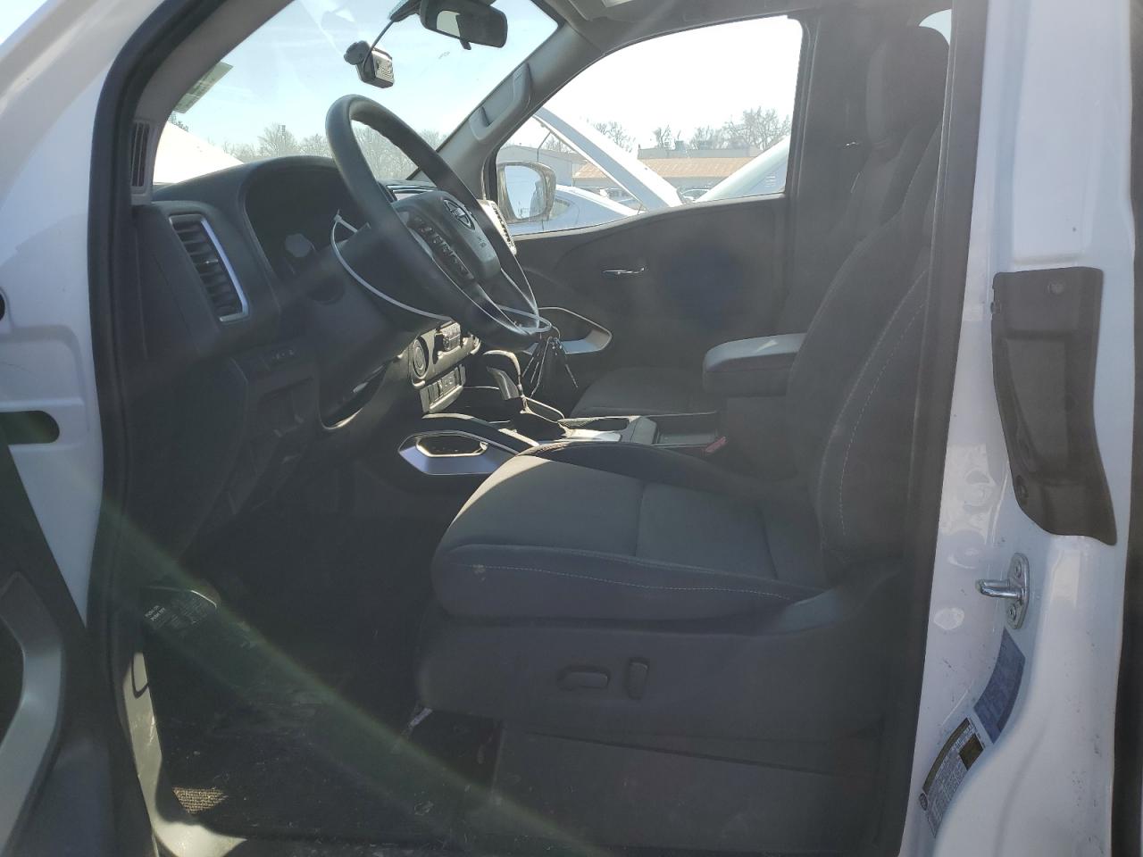 2024 Nissan Navara (Frontier) VIN 1N6ED1CL2RN630671 Copart auction photo, side damage thumbnail 7