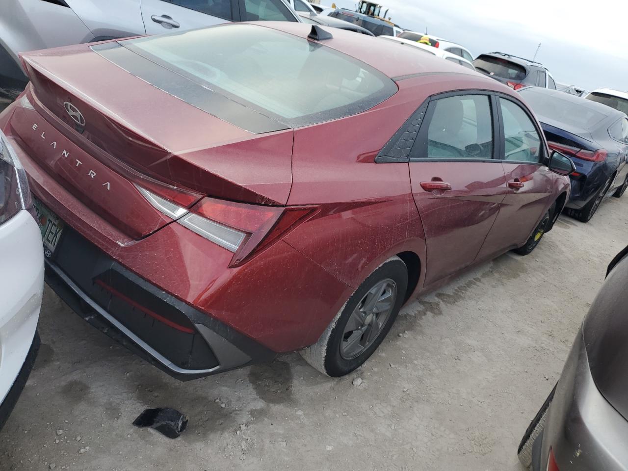 2024 Hyundai Elantra VIN KMHLL4DG5RU639091 Copart auction photo, water/flood damage thumbnail 3