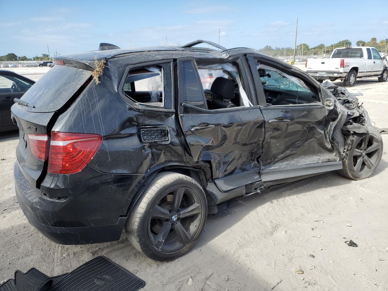 2017 BMW X3 VIN 5UXWX9C35H0W78107 Copart auction photo, rollover / all over damage thumbnail 3