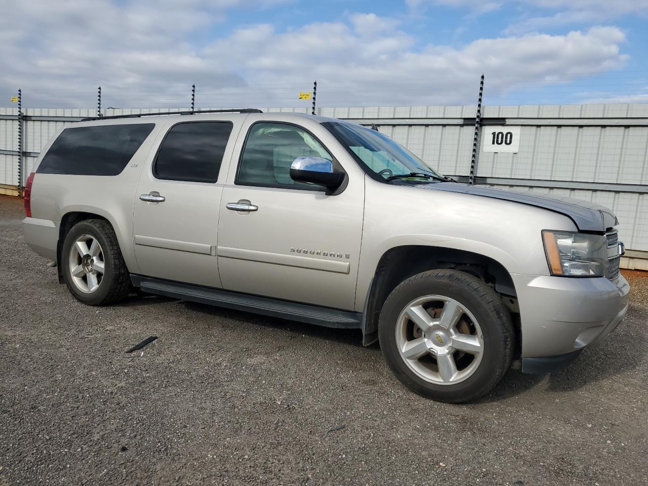 2008 Chevrolet Suburban VIN 3GNFK16328G193259 Copart auction photo, side / undercarriage damage thumbnail 4