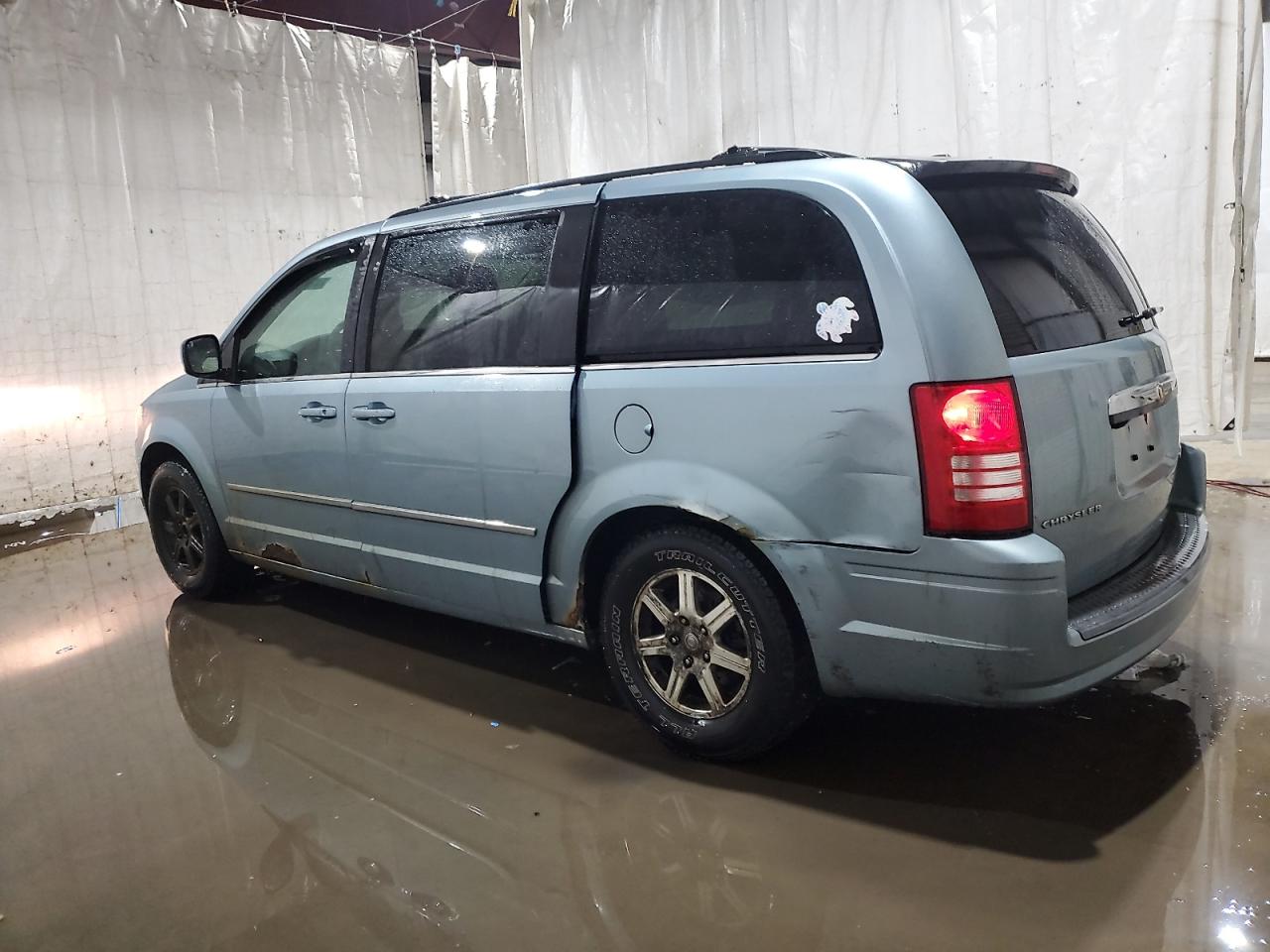 2009 Chrysler Town & Country VIN 2A8HR54189R558215 Copart auction photo, side / rear end damage thumbnail 2