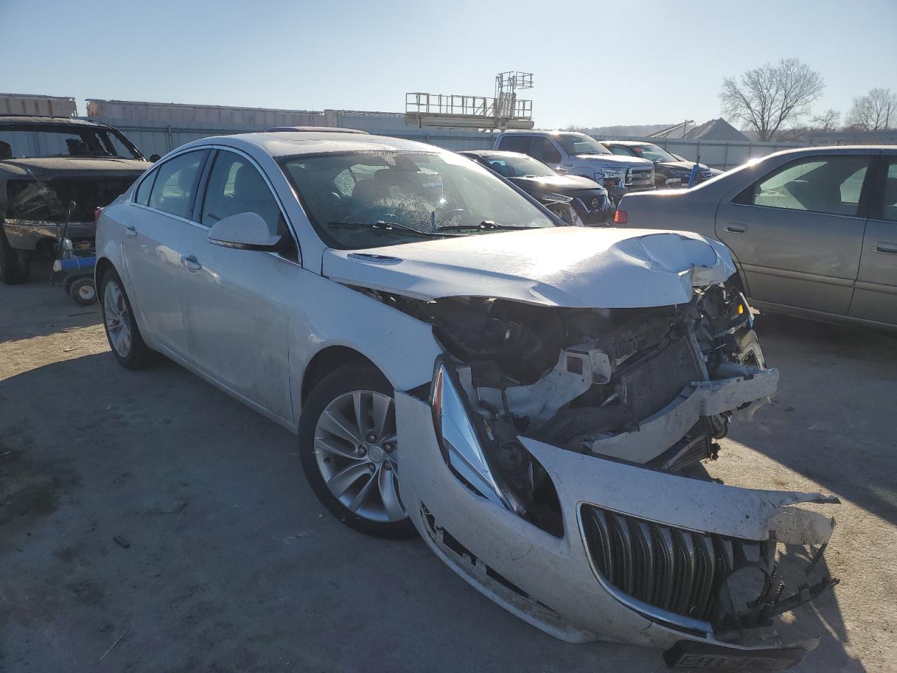 2016 Buick Regal VIN 2G4GS5GX4G9137642 Copart auction photo, front end / side damage thumbnail 4