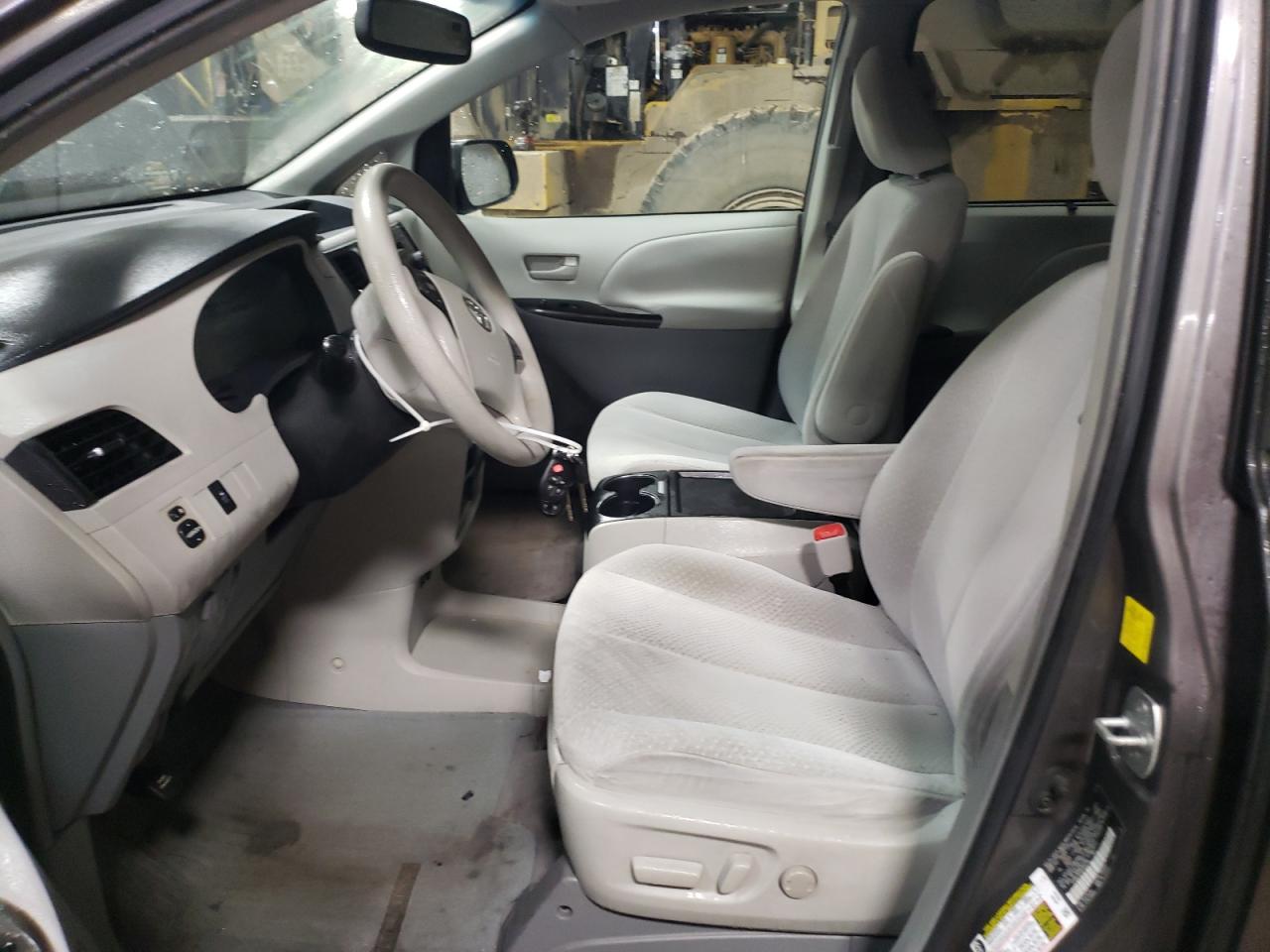 2011 Toyota Sienna VIN 5TDKK3DCXBS095708 Copart auction photo, front end damage thumbnail 7