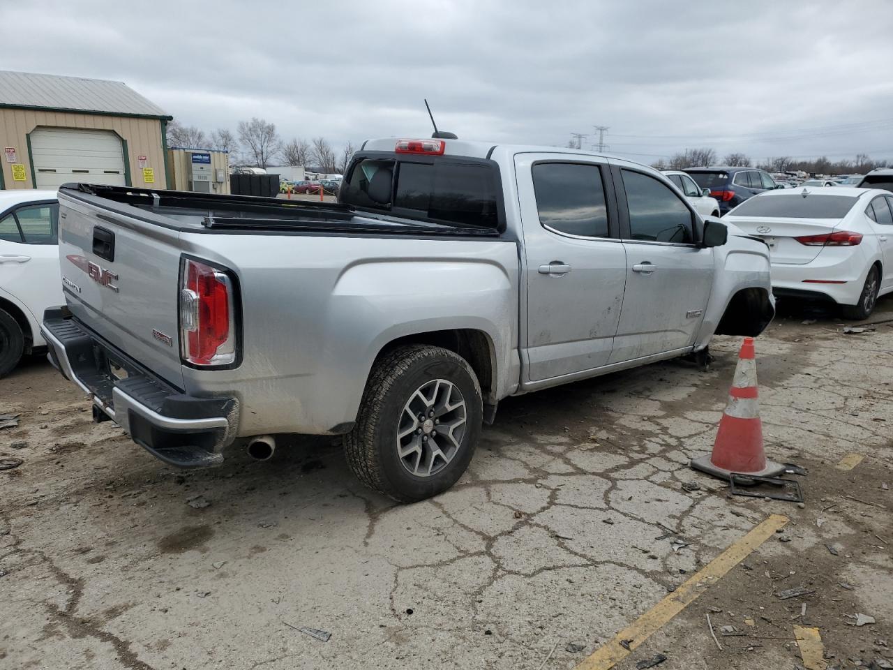 2016 GMC Canyon VIN 1GTG6CE32G1394199 Copart auction photo, front end damage thumbnail 3