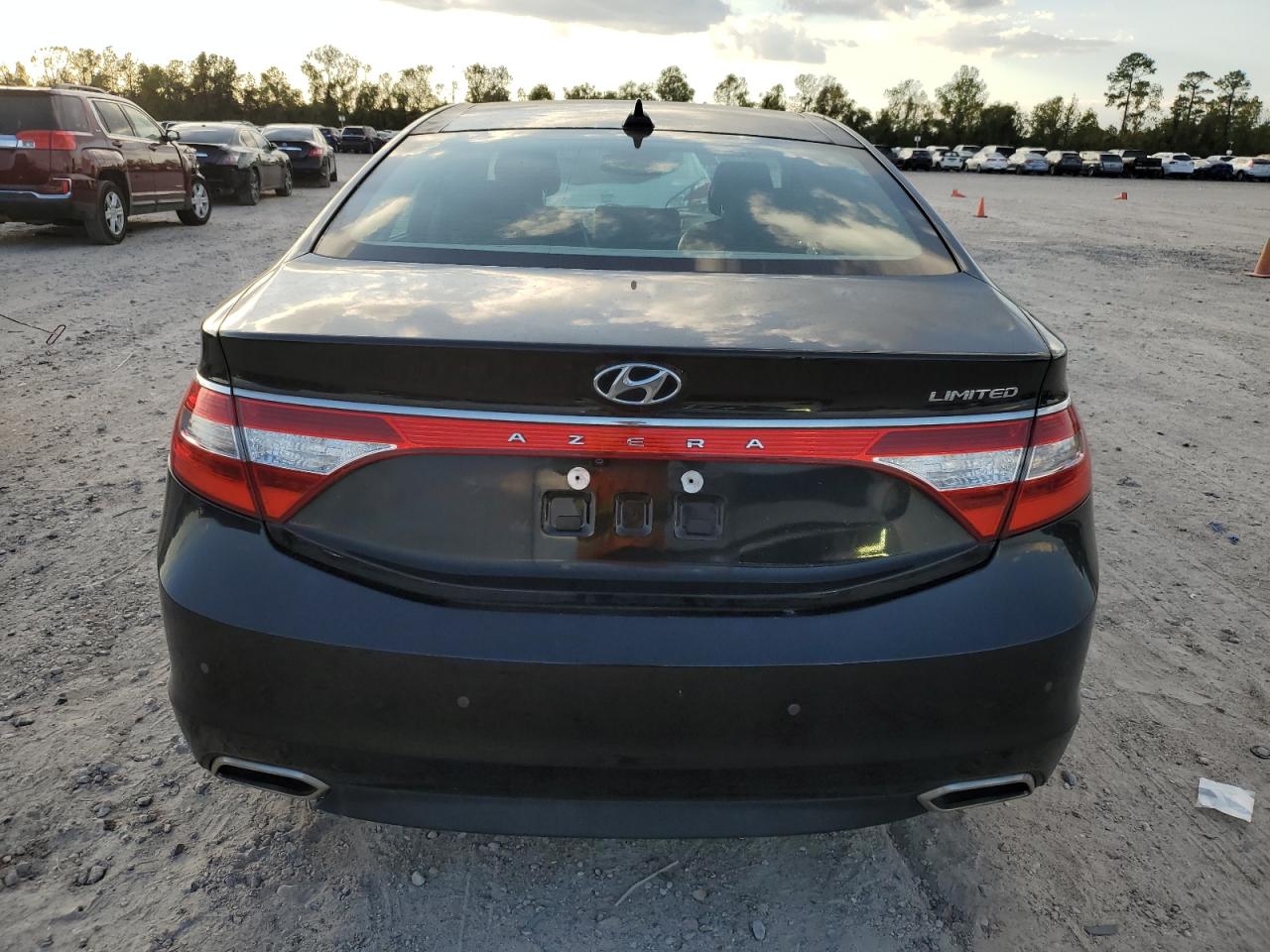 2017 Hyundai Azera VIN KMHFH4JG0HA578235 Copart auction photo, normal wear damage thumbnail 6