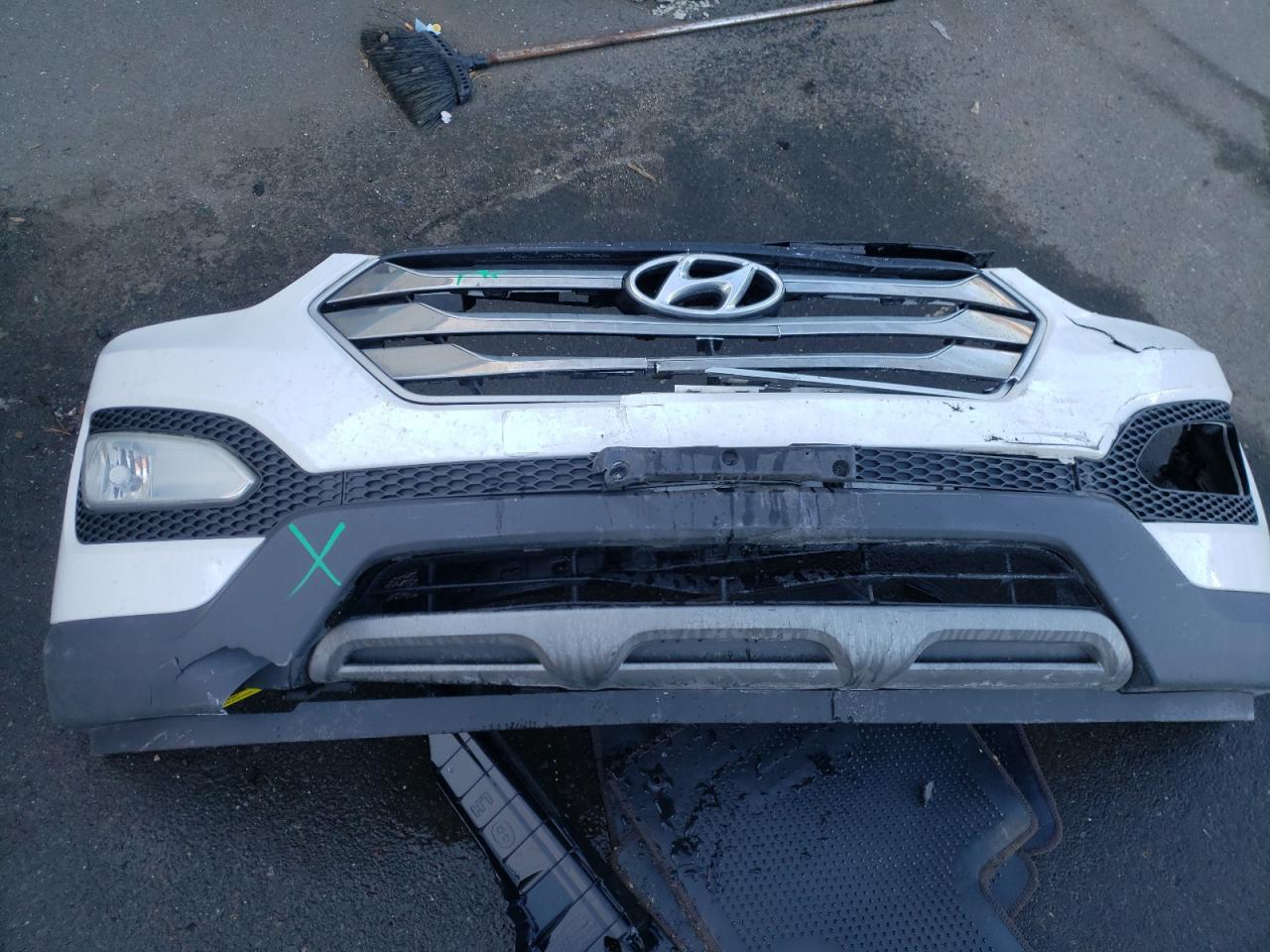 2016 Hyundai Santa Fe VIN 5XYZUDLB2GG375635 Copart auction photo, front end / minor dent/scratches damage thumbnail 12