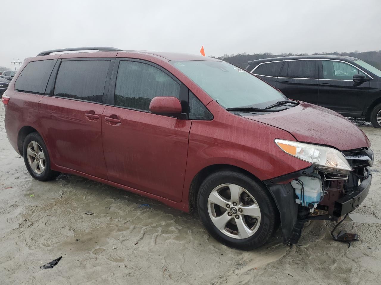 2018 Toyota Sienna VIN 5TDKZ3DC9JS923595 Copart auction photo, all over damage thumbnail 4