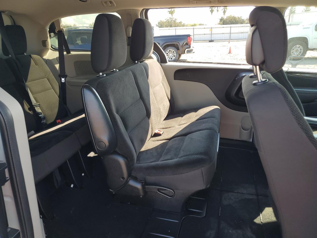 2019 Dodge Caravan VIN 2C4RDGBG3KR806261 Copart auction photo, front end / side damage thumbnail 11