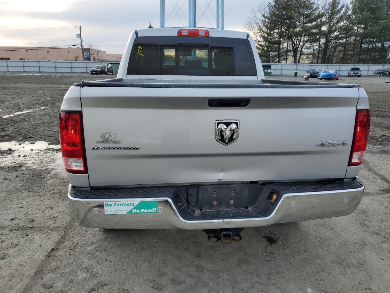 2016 RAM 1500 VIN 1C6RR7GT5GS267212 Copart auction photo, side / minor dent/scratches damage thumbnail 6