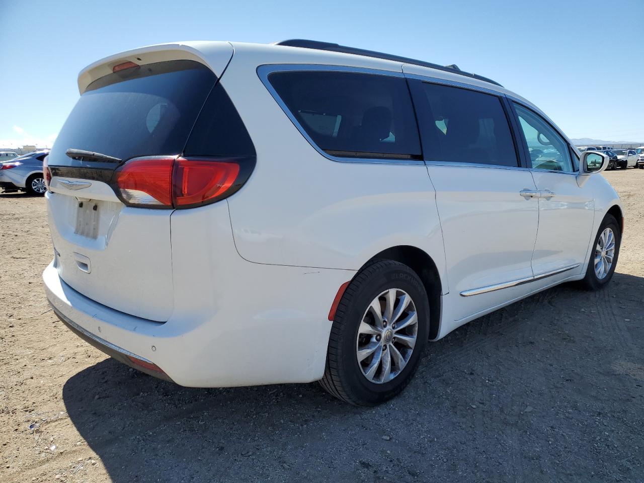 2017 Chrysler Pacifica VIN 2C4RC1BG6HR627317 Copart auction photo, mechanical damage thumbnail 3