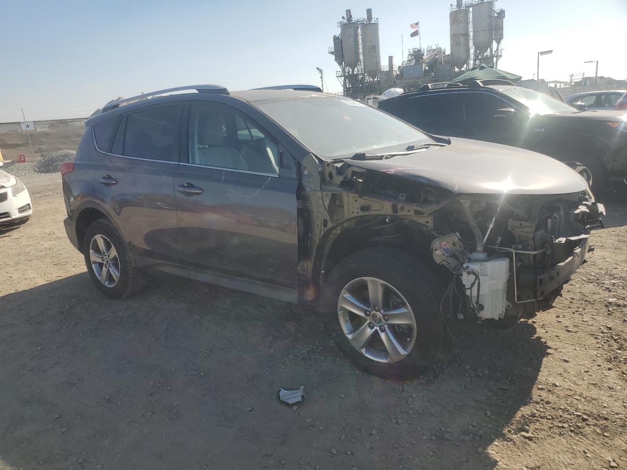 2015 Toyota RAV 4 VIN 2T3WFREV1FW136675 Copart auction photo, front end damage thumbnail 4