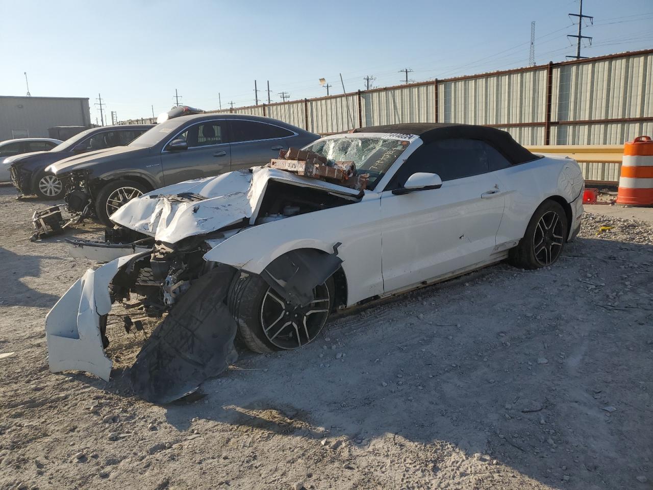 2019 Ford Mustang VIN 1FATP8UH1K5126337