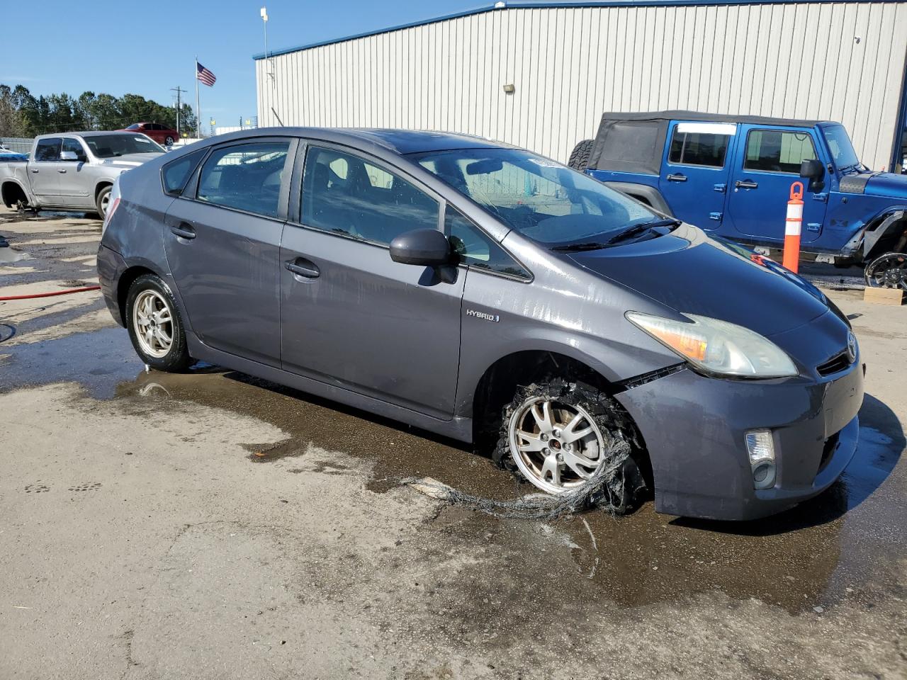 2011 Toyota Prius VIN JTDKN3DU6B5372568 Copart auction photo, front end damage thumbnail 4
