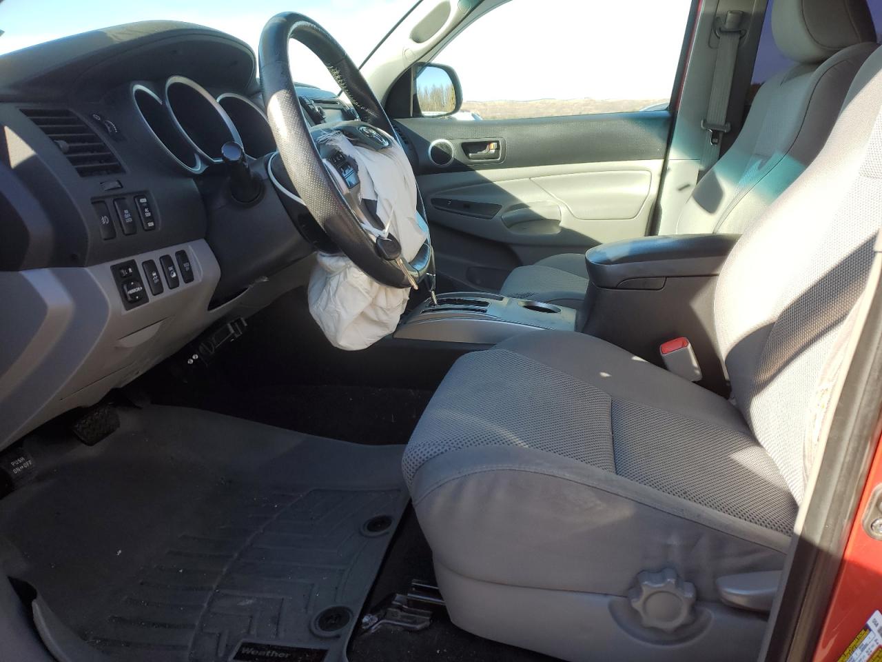 2012 Toyota Tacoma VIN 5TFLU4EN1CX046641 Copart auction photo, front end / minor dent/scratches damage thumbnail 7