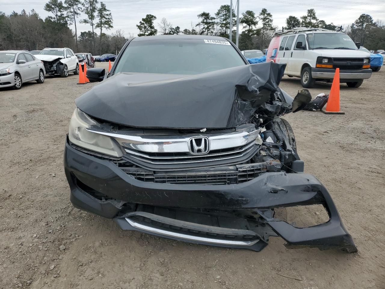 2017 Honda Accord VIN 1HGCR2F80HA166151 Copart auction photo, front end / minor dent/scratches damage thumbnail 5