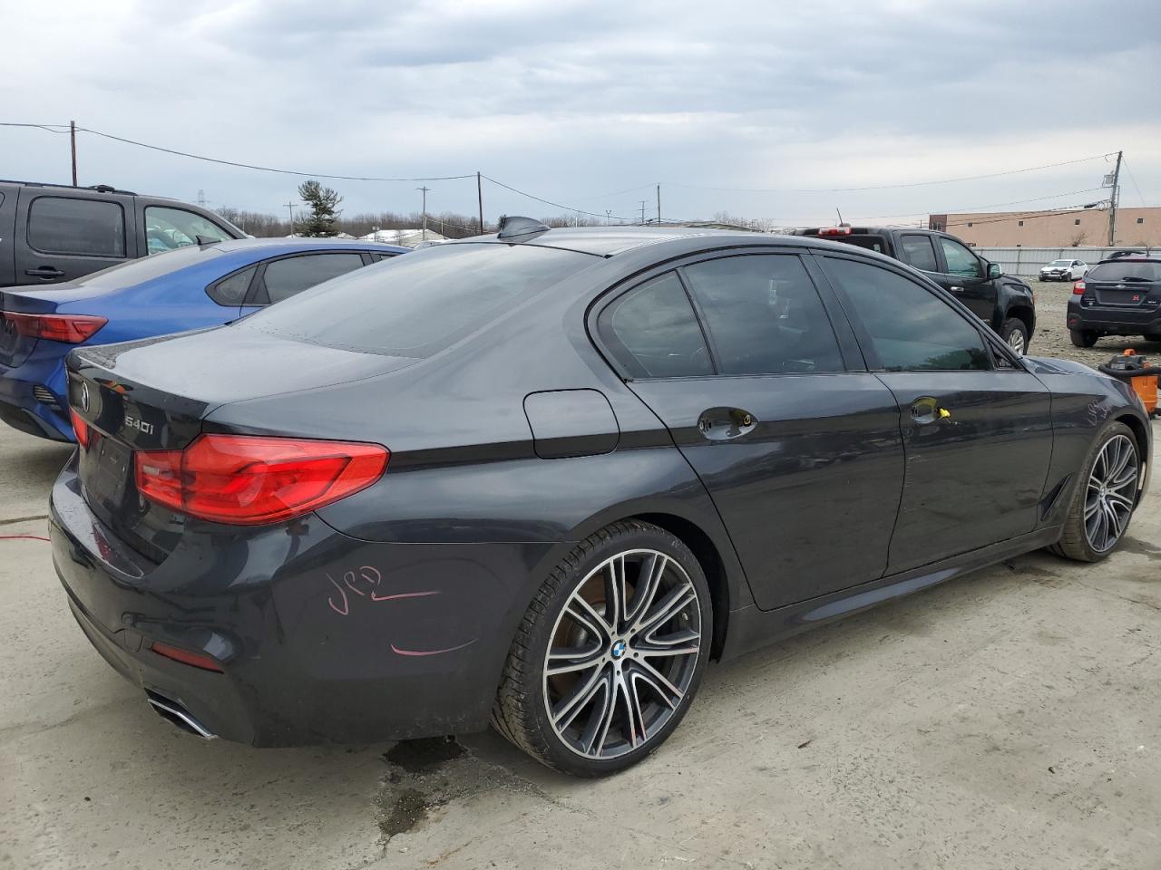2018 BMW 5er VIN WBAJE5C57JWA95679 Copart auction photo, minor dent/scratches / undercarriage damage thumbnail 3
