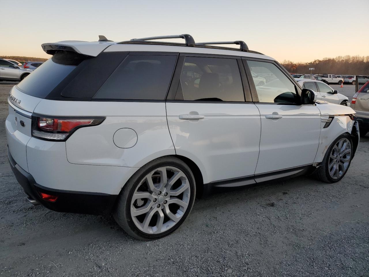 2016 Land Rover Range Rover VIN SALWR2PF5GA118659 Copart auction photo, front end damage thumbnail 3