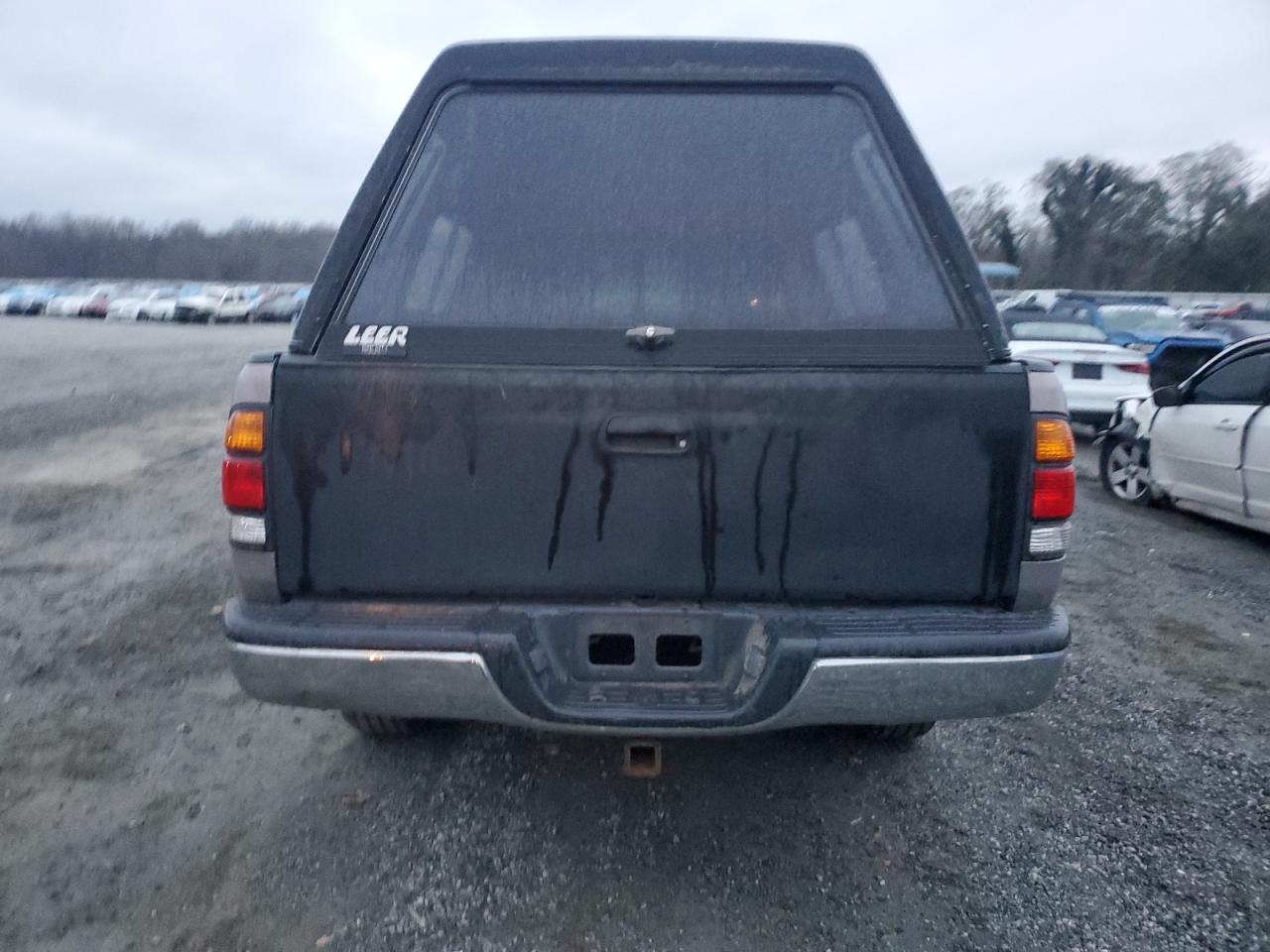 2001 Toyota Tundra VIN 5TBBT48161S156961 Copart auction photo, front end / side damage thumbnail 6