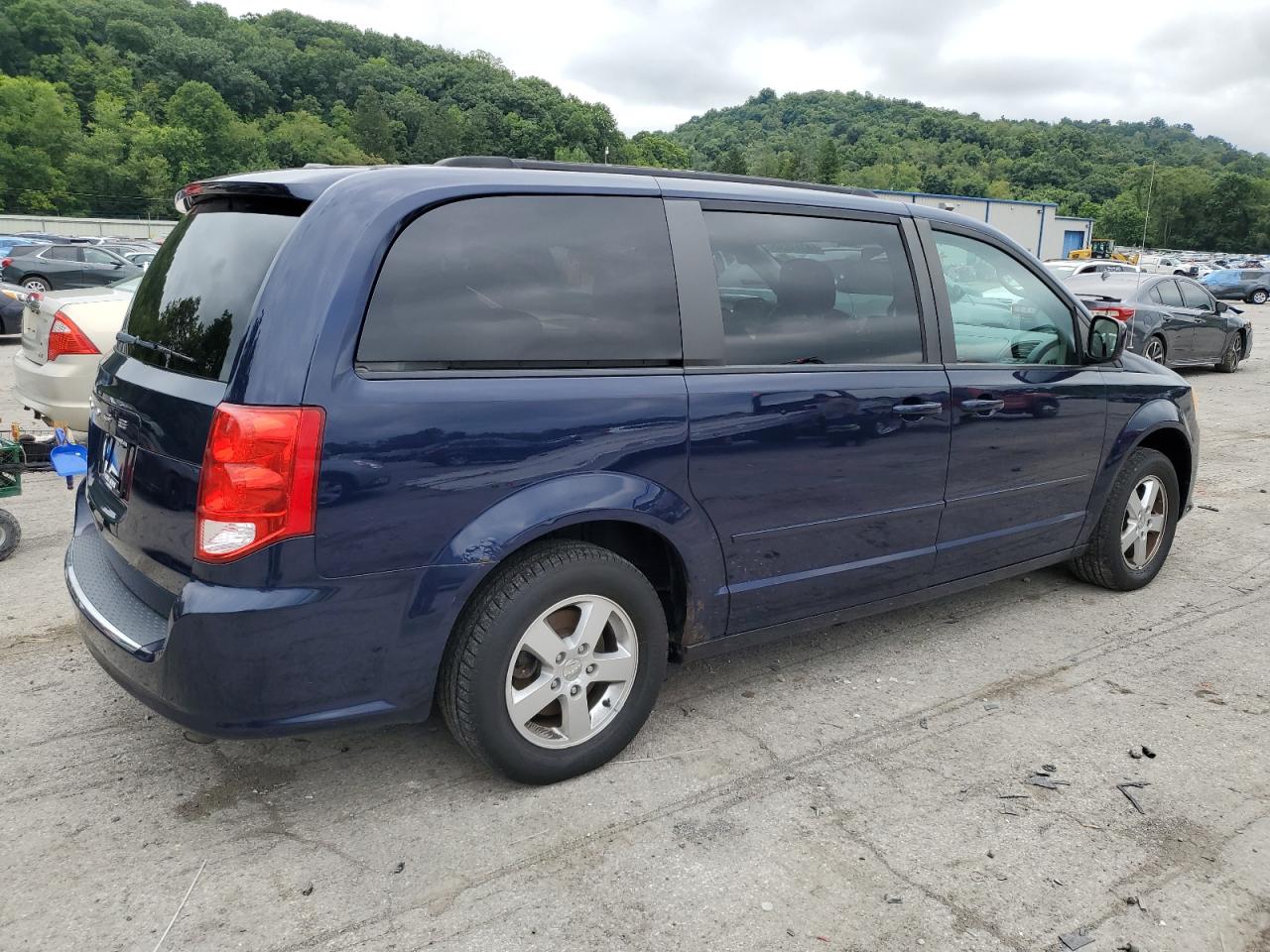 2012 Dodge Caravan VIN 2C4RDGCG9CR231146 Copart auction photo, minor dent/scratches damage thumbnail 3